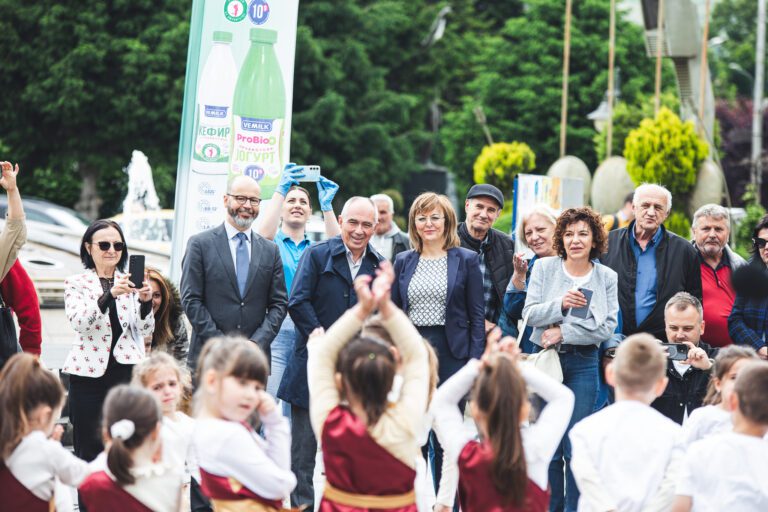 „МЕД И МЛЕКО НА ШИРОК СОКАК“ – МАНИФЕСТАЦИЈА ПО ПОВОД СВЕТСКИОТ ДЕН НА ПЧЕЛАТА