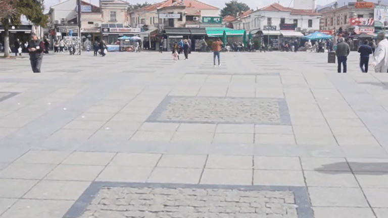 Бракови помалку, разводи повеќе, деца сè помалку: Македонија исчезнува