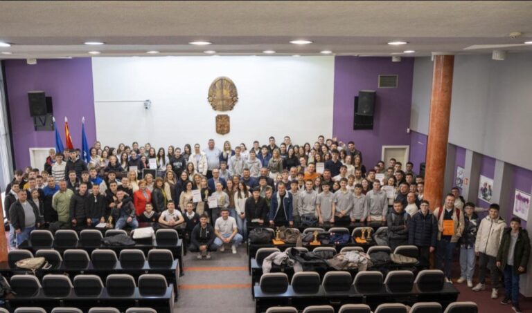 Доделени награди за општинските прваци во училишниот спорт во Прилеп