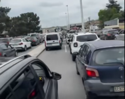 (ВИДЕО) Гужви на границите  – Дали е поевтино да се празнува во Грција?