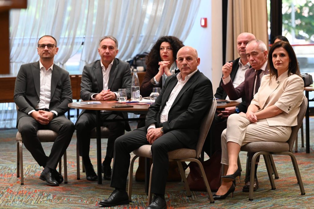 Прилеп активно вклучен во реформите за управување со отпад