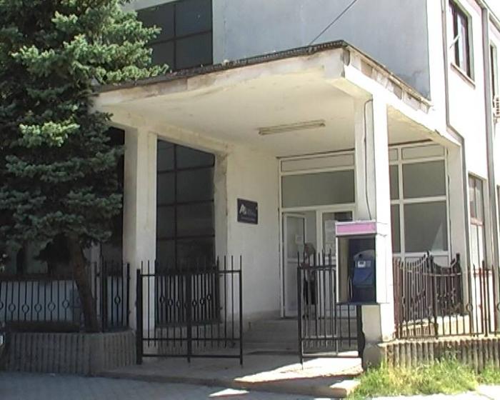 Со месеци уценувал примател на социјална помош – приведен службеник од Прилеп