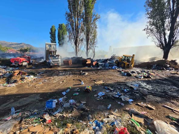 Пожарот во близина на железничката пруга во Прилеп ставен под  контрола